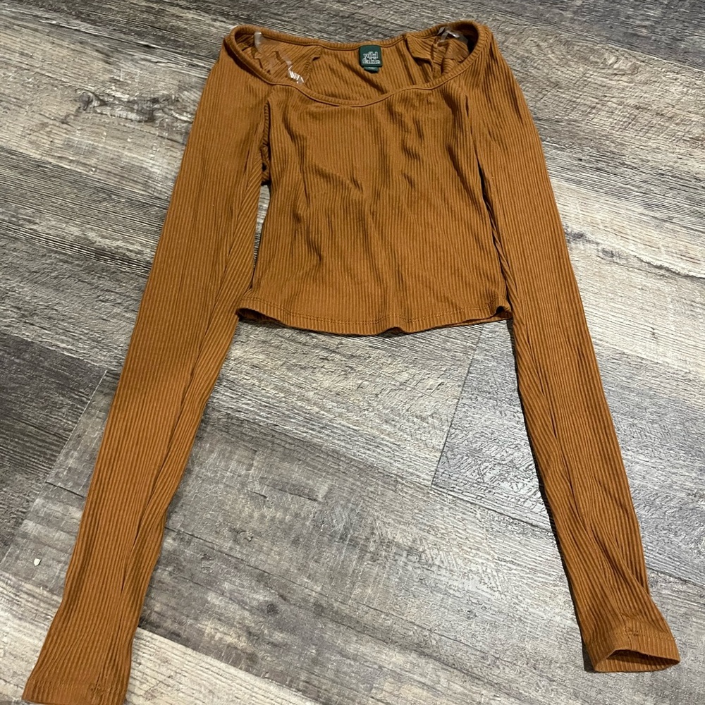 Brown wild fable long sleeve. ribbed